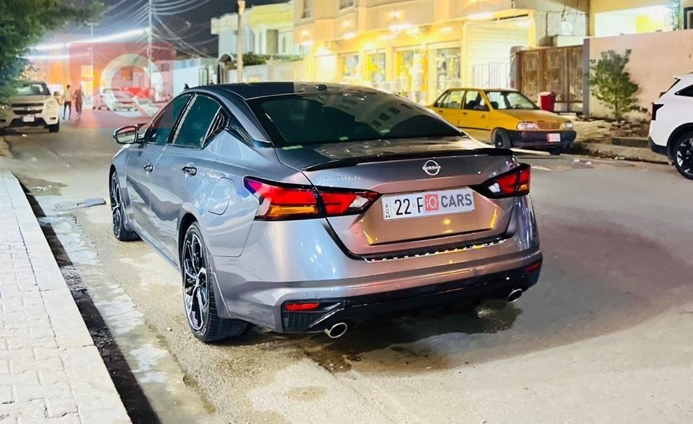 نيسان ألتيما